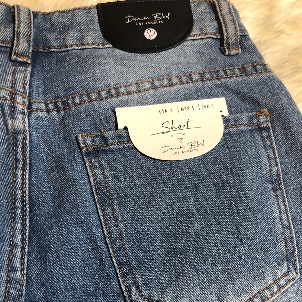 Distressed Denim Shorts - Picture 4 of 5